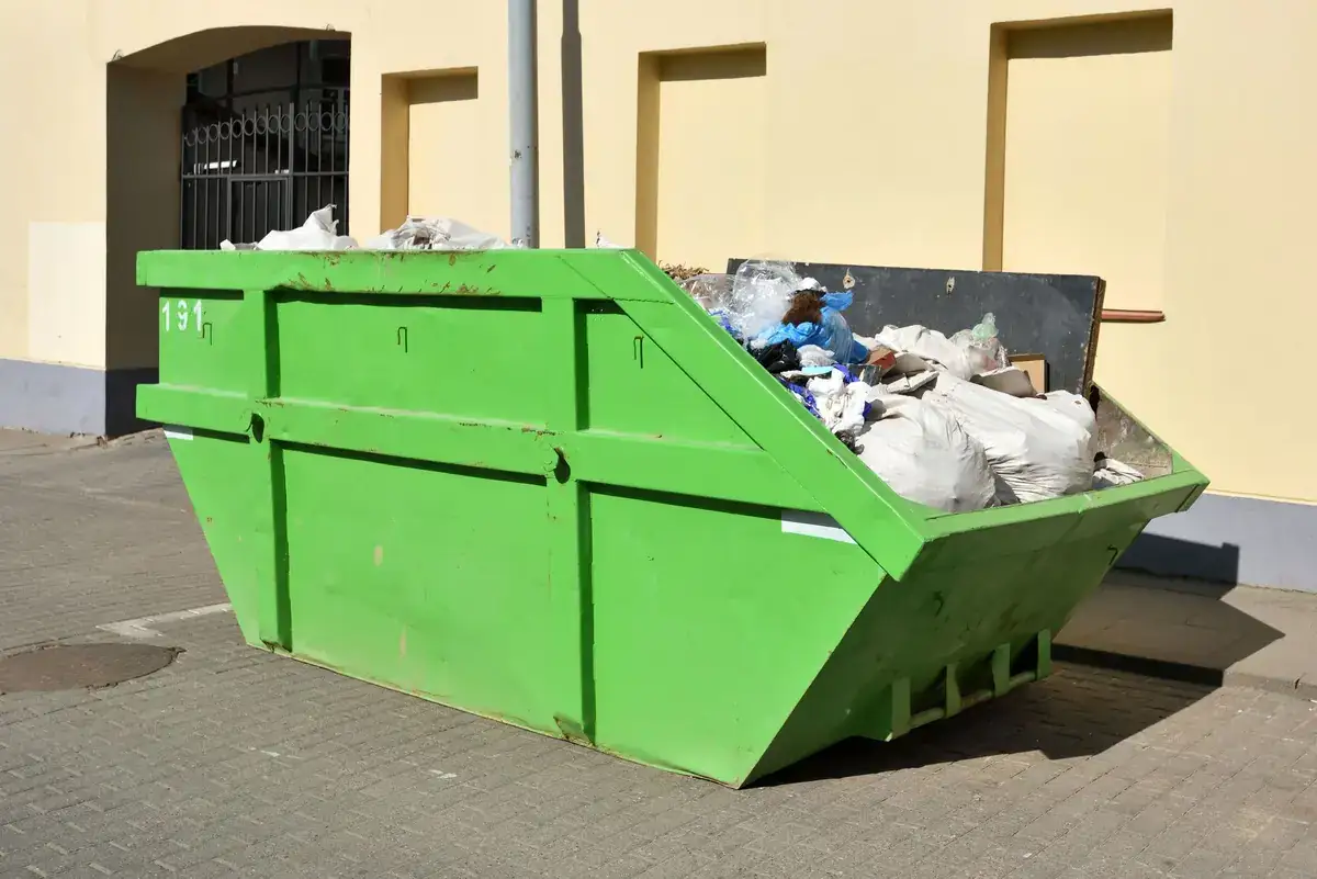How dumpster rentals help maintain cleaner job sites